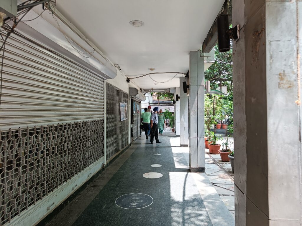 Safdarjung-Enclave-Market-Delhi