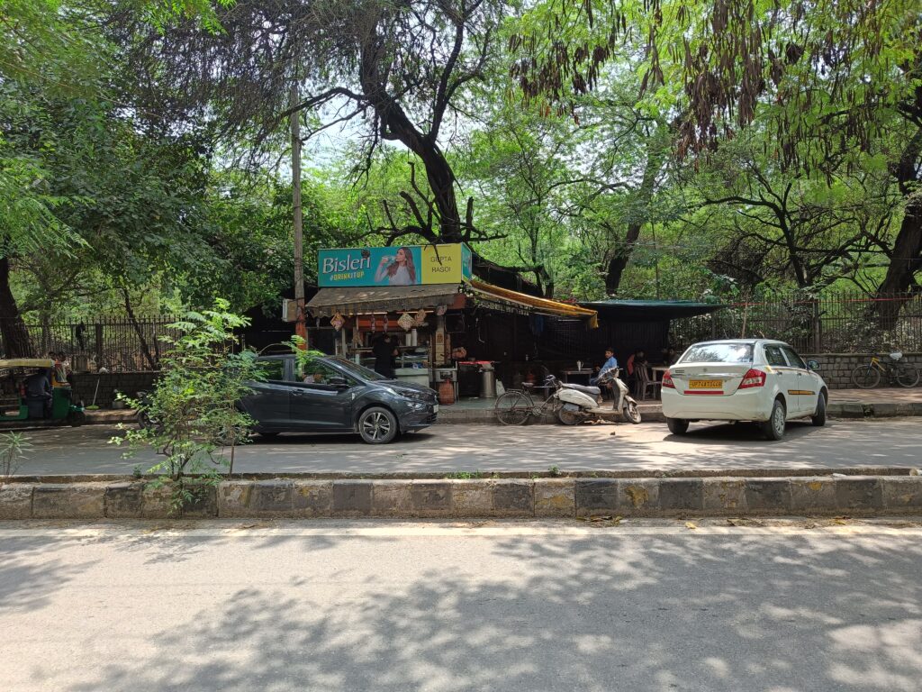 gupta-restaurant-Safdarjung-Enclave-Market-Delhi
