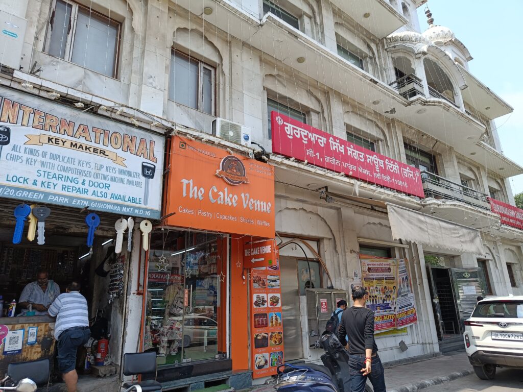 Front road near Gurudwara at Yusuf Sarai Market, Delhi