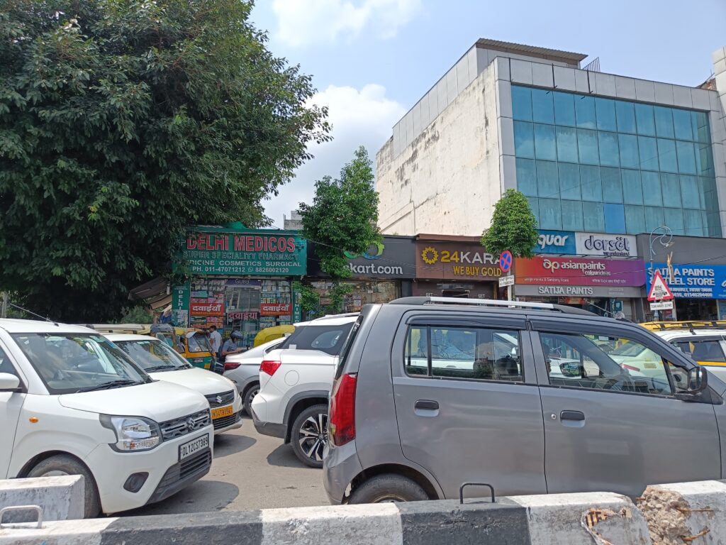 Yusuf Sarai Market Gurudwara Front Road