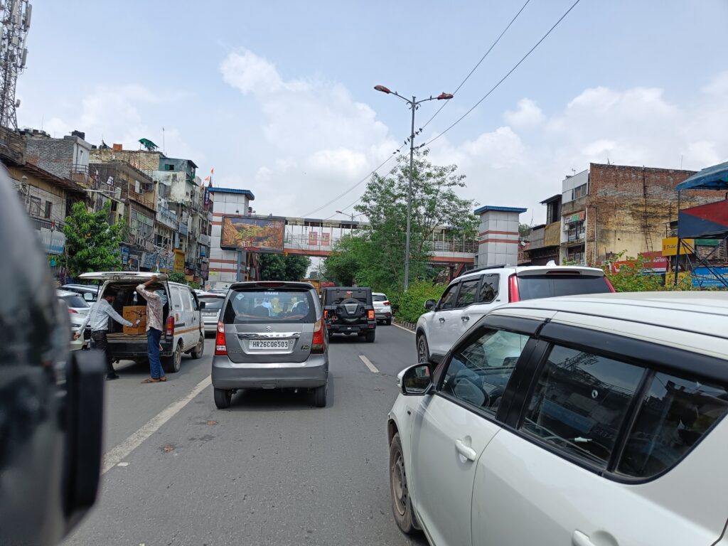 Road outside Yusuf Sarai Market, Delhi